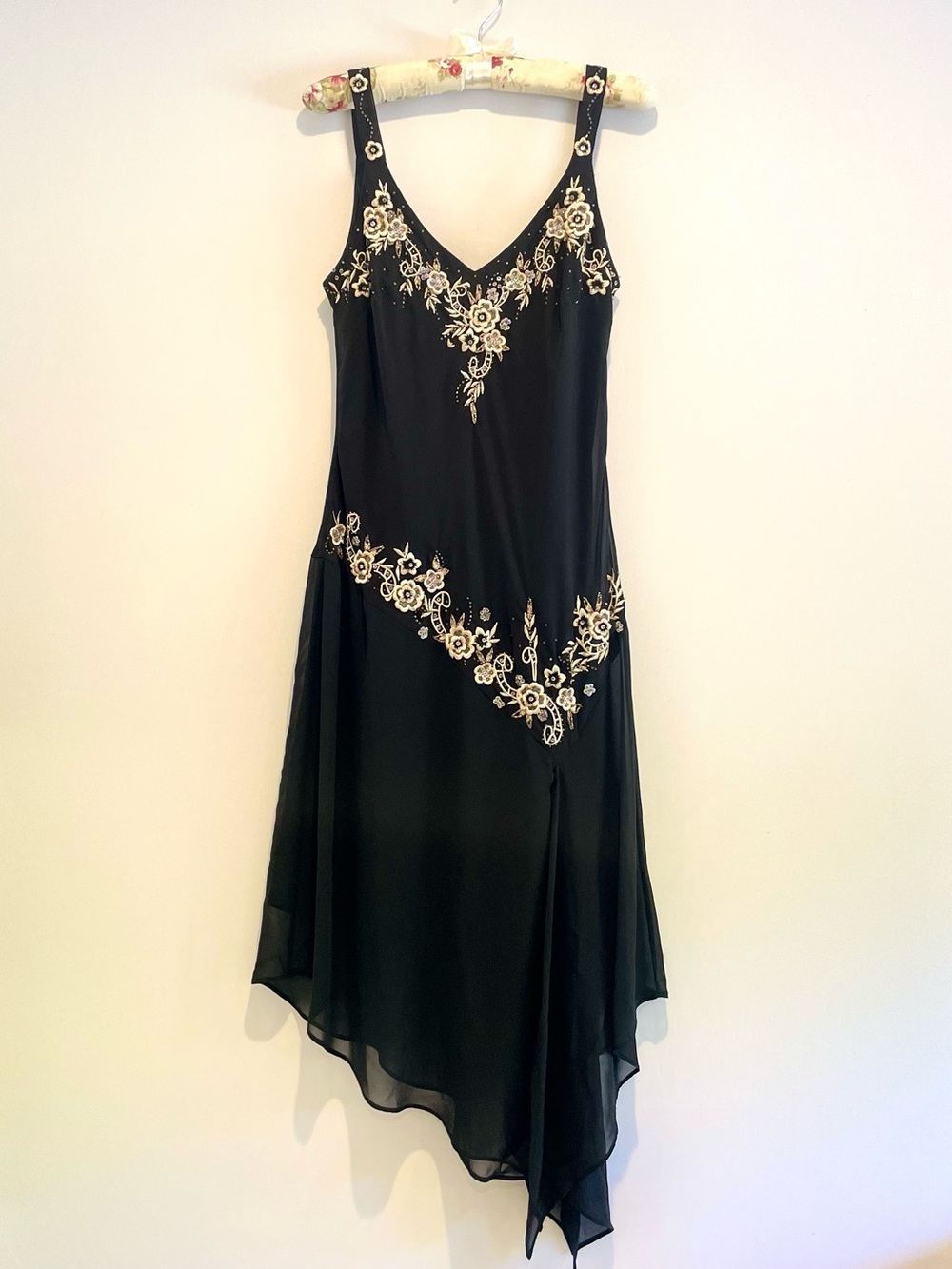 R&M Richards Vintage Black Asymmetric Hem Dress with Floral Embroidery - size 8
